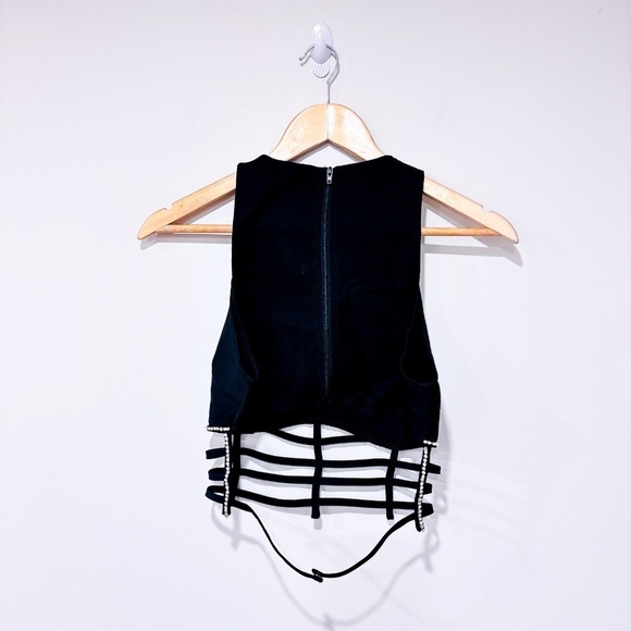 SHEIN Black sleeveless cropped top with rhinestones - Picture 2 of 7